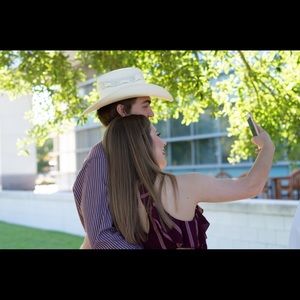 Meet your Posher, Megan